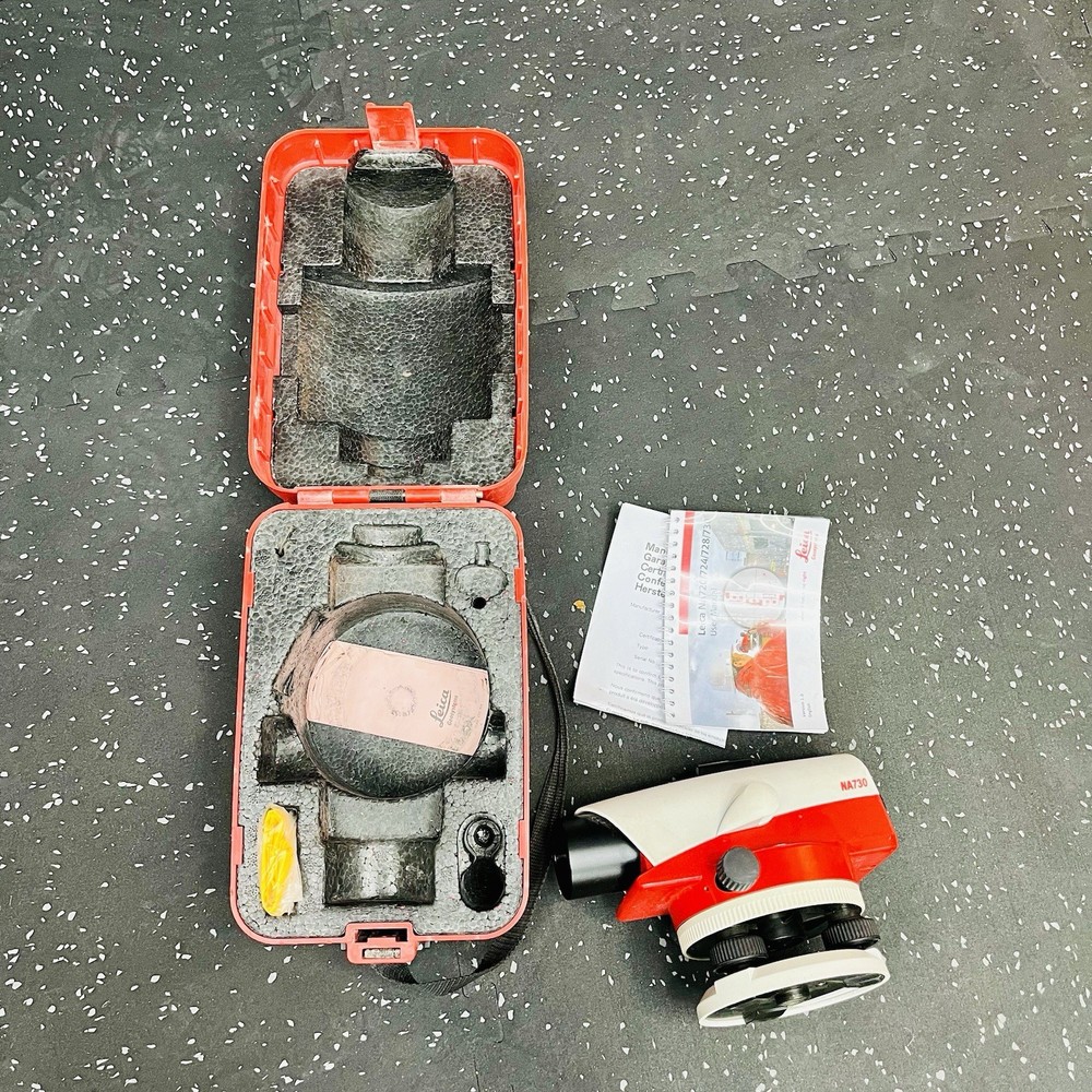 Leica NA730 Automatic Optical Level with Case - Good Condition