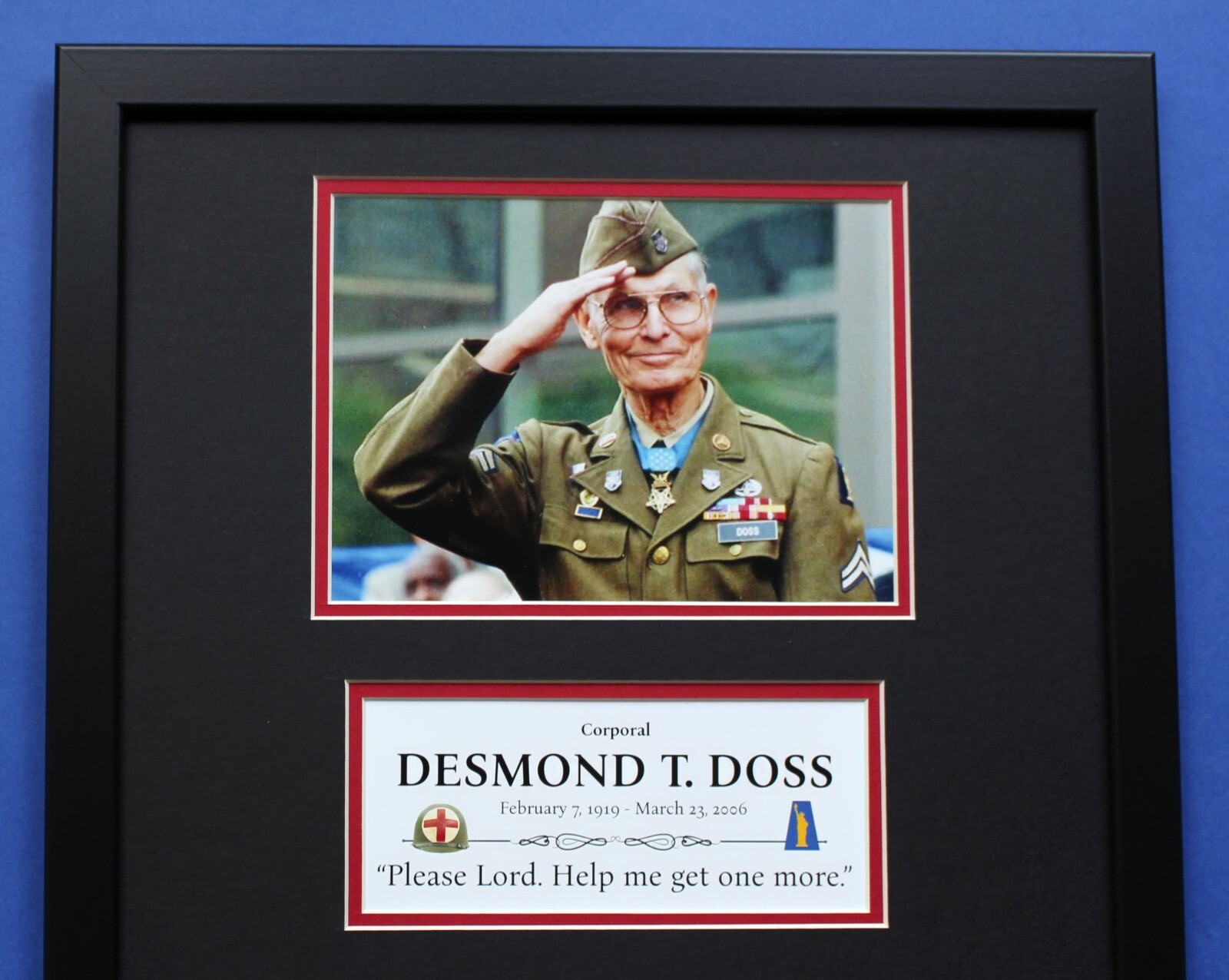 DESMOND T. DOSS AUTOGRAPH framed artistic display WW2 Hacksaw Ridge