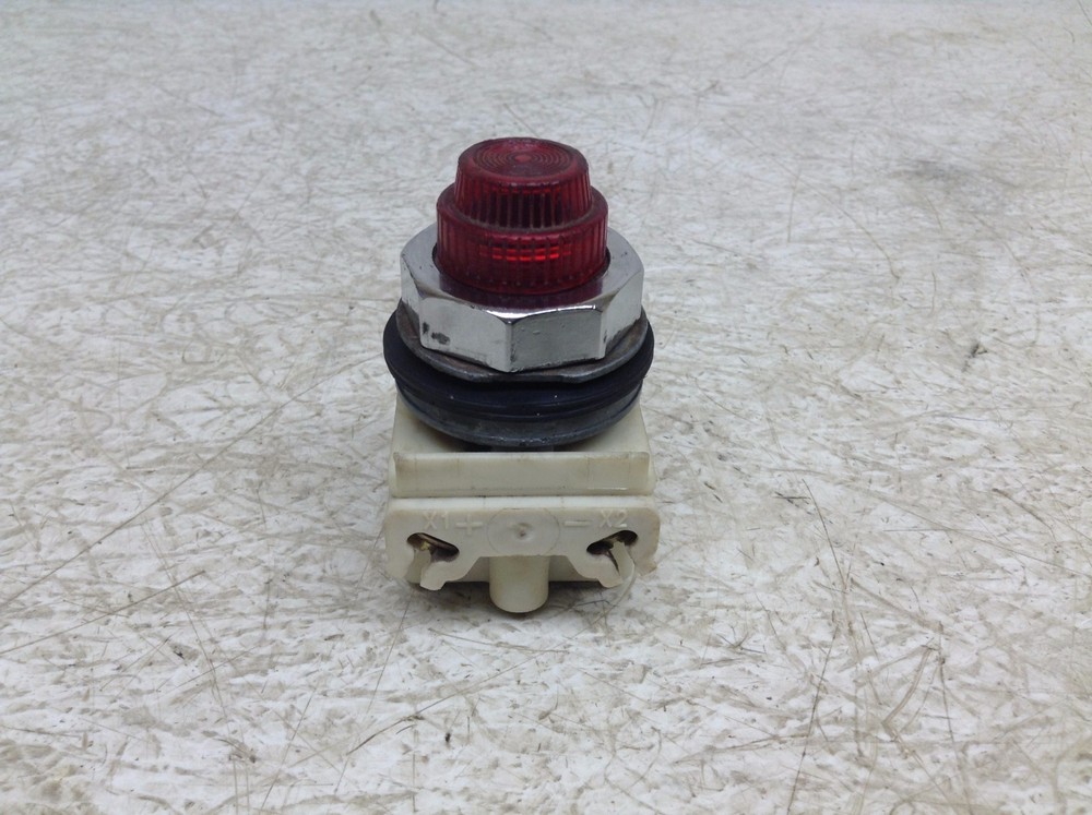 Square D 9001KM35 Red Illuminated Indicator Pilot Light Button 9001 KM35