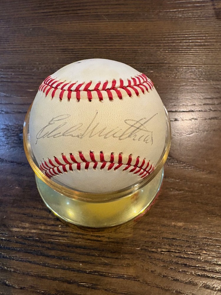 EDDIE    MATHEWS     HOF       SIGNED     BASEBALL