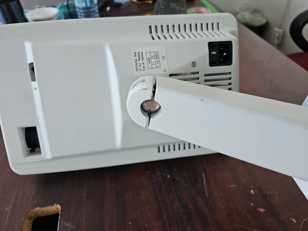 NIDEK CP-690 Automated Chart Projector UNTESTED/POWERS ON (PLS READ DESCRIPTION)