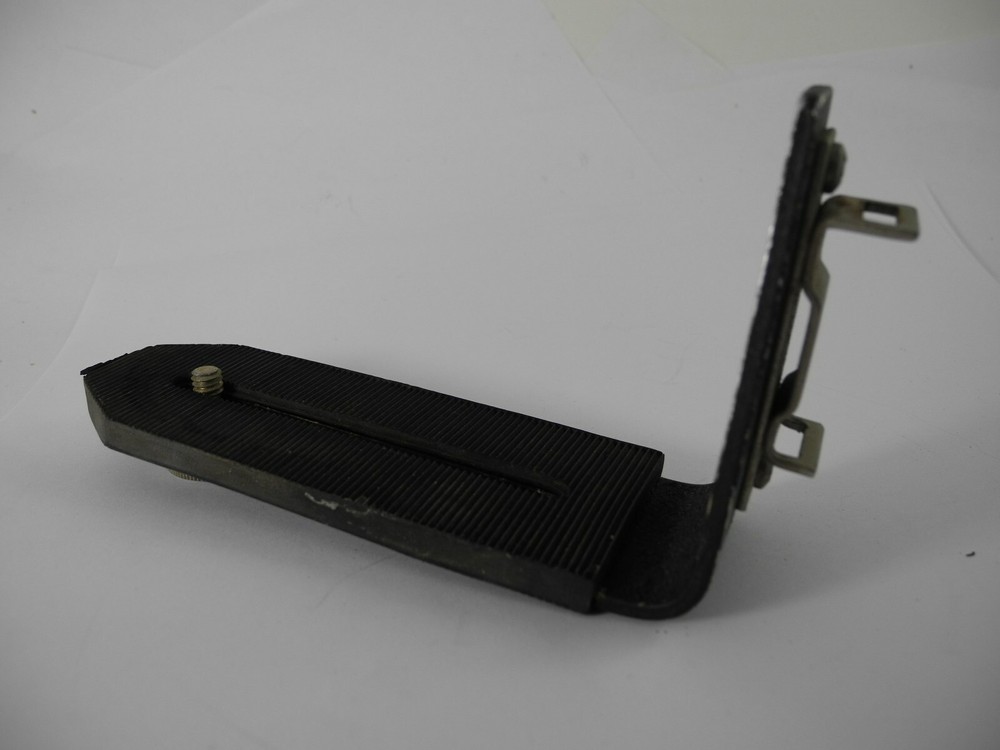 Metal Camera Flash Bracket Clamp for Handle Mount Flash used on LEICA & NIKON