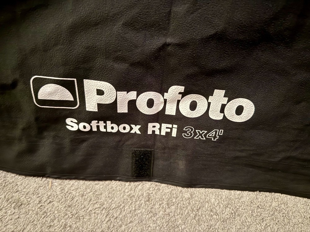Profoto RFI Softbox 3x4 Feet Rectangular w/ all the accessories!!! Please read!