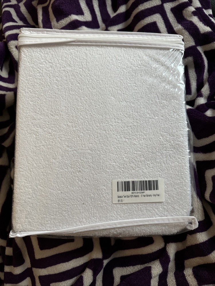 Bedecor Cotton Terry Mattress Protector (Twin)