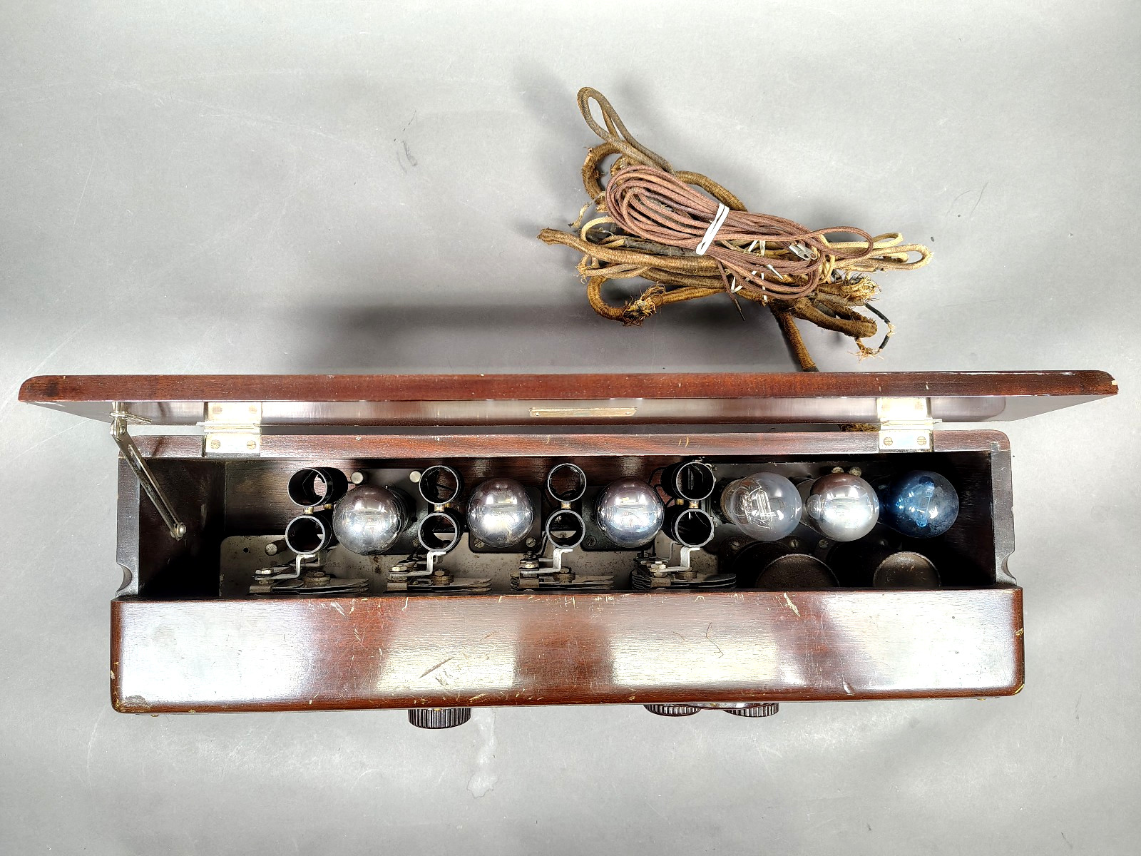 Atwater-Kent Model 33 Antique Vintage Tube & Bakelite Radio AC Receiver AS-IS