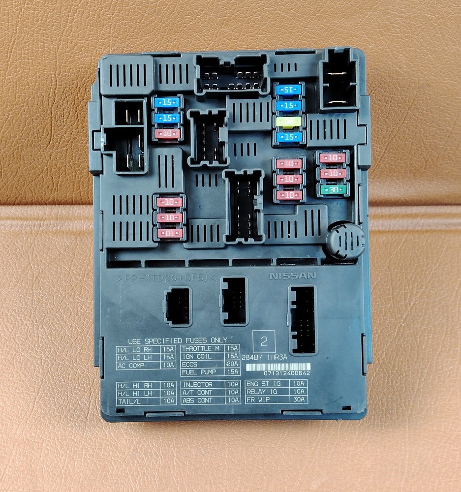 Nissan VERSA / VERSA NOTE Control Unit-Ipdm Engine Room OE 284B7 1HR3A