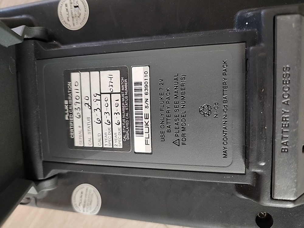 Fluke 701 Documenting Process Calibrator With Accessories And Charger AC Cable