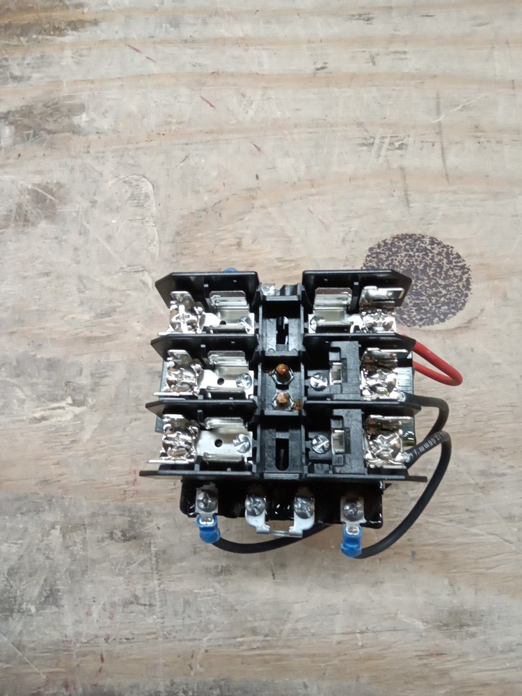 Square D 9070TF75D1 Class 9070 industrial control transformer, Type TF