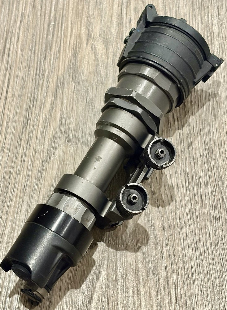 Surefire Legacy Model M951 Weapon Light System With IR Filter/Cap - Screw Mount