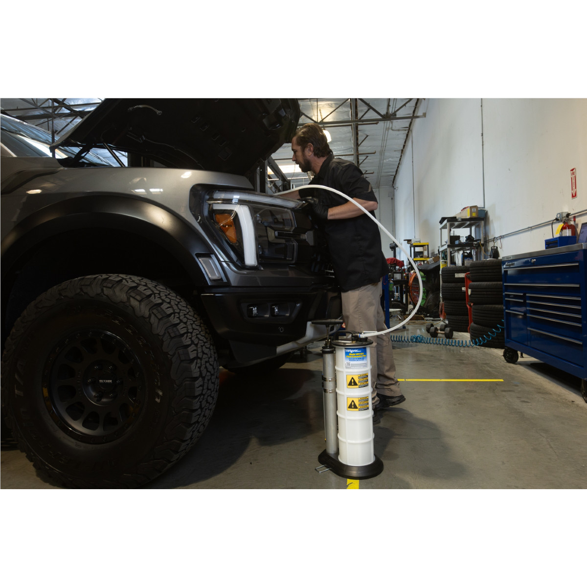 Mityvac 7201 2.3 Gallon Fluid Evacuator Extractor/Dispensing Pump w/Push Button