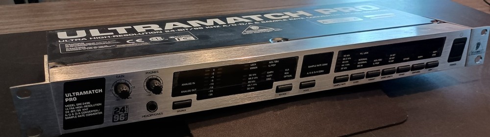 Behringer Ultramatch PRO SRC2496 24-Bit/96 kHz A/d-d/A & Sample Rate Converter
