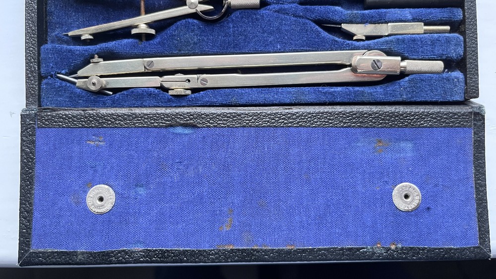 VINTAGE DRAUGHTSMAN TECHNICAL DRAWING COMPASS SET IN CASE ARCHITECT/ENGINEER