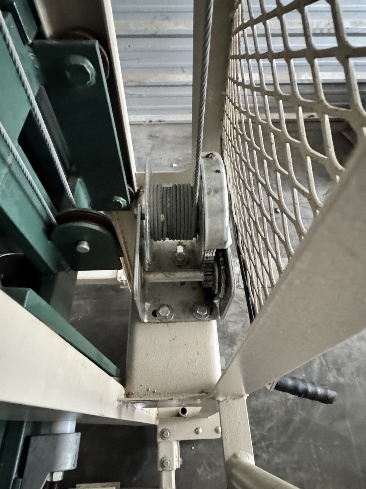 BEECH 1000 lbs Lift Truck GW-2006 For 15kv Gear