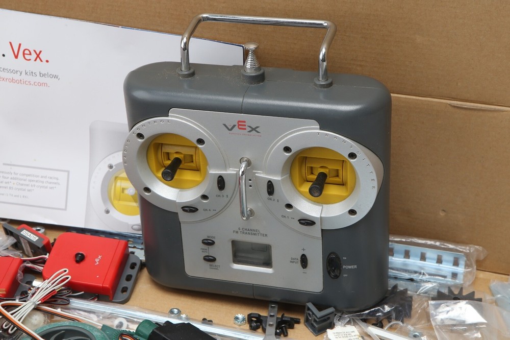 VEX Robotics Design Engineering System v.5 Kit SEE PHOTOS SH