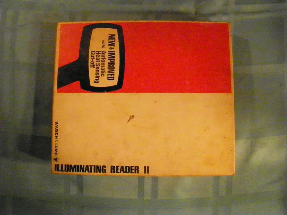 Vintage BAUSCH & LOMB Illuminating Rectangular Reader II Magnifier Original Box