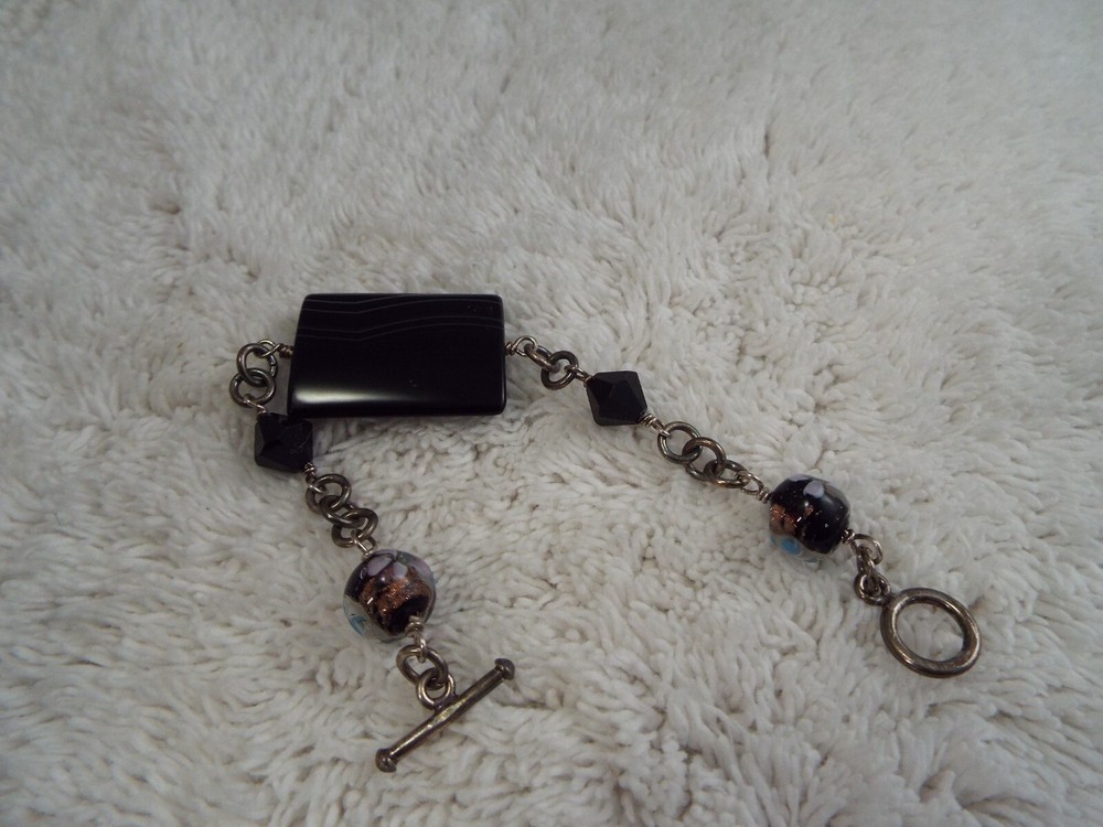 Silvertone Glass Stone Bead Bracelet (B42)