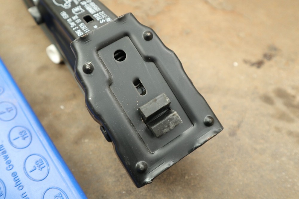 BMW E46 COUPE M SPORT BOOT TOOL KIT JACK CHOCK WARNING TRIANGLE