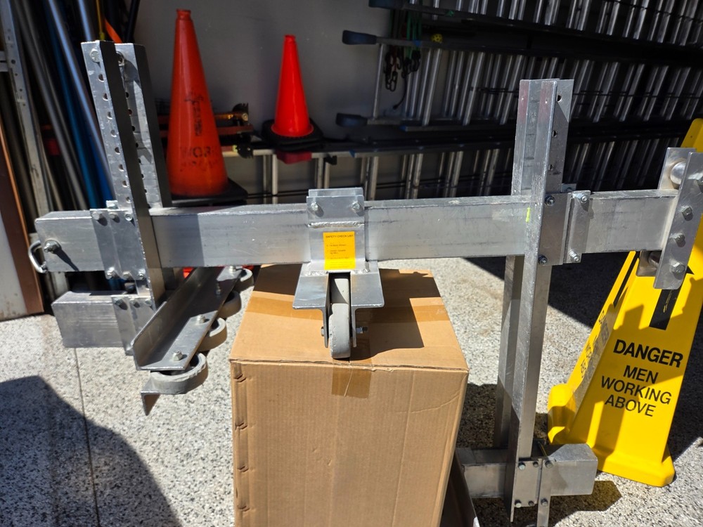 Fitch Wall Roller for Window Cleaning