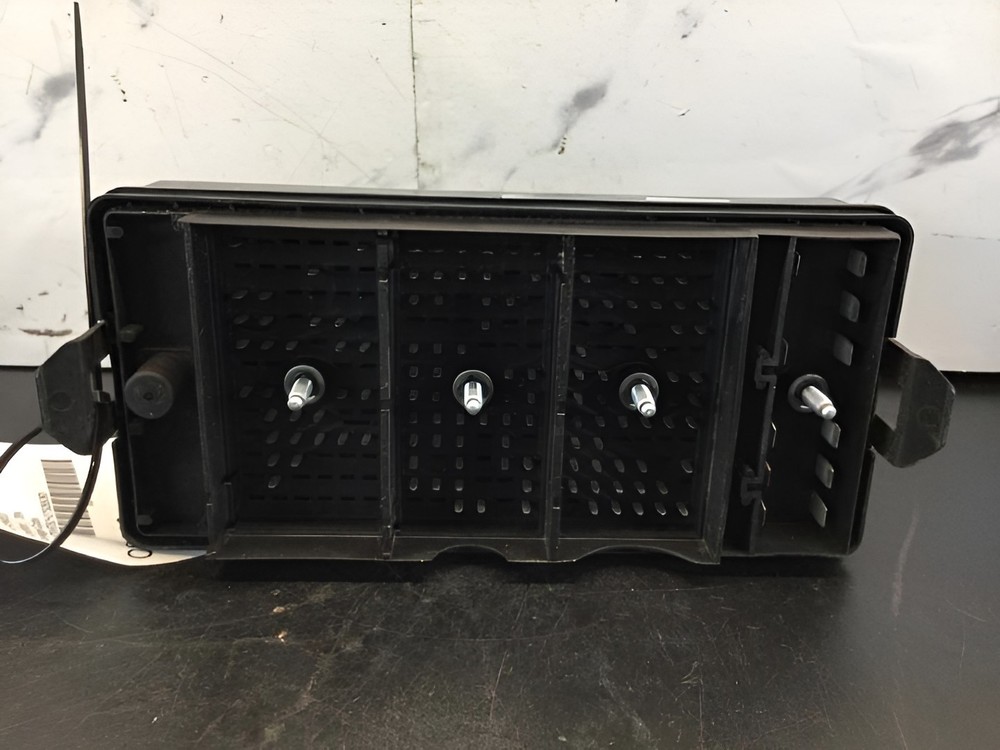 2007-2008 Ford Mustang Engine Fuse Box Assembly OEM