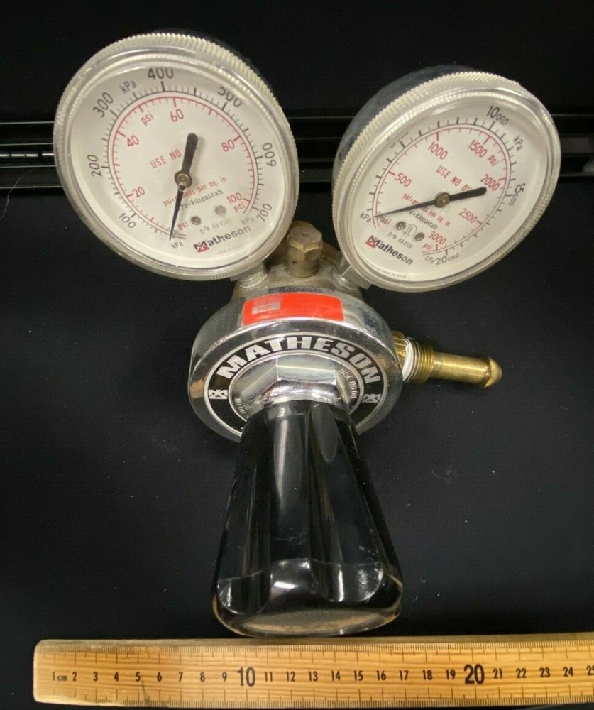 MATHESON 8 - 580 GAS 3000 PSIG REGULATOR