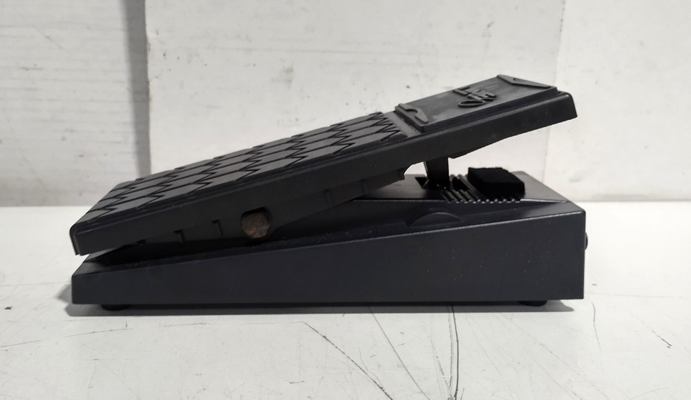 Line 6 Accessories Expression Pedal Designed for Line 6 Amps & Stomp Boxes