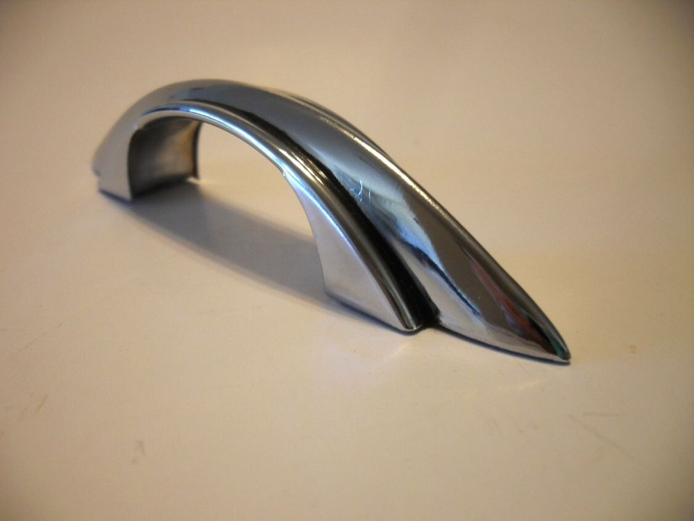 Vintage Chrome Drawer Pulls Stepped Sides Blk Lines Pointed Ends Amerock