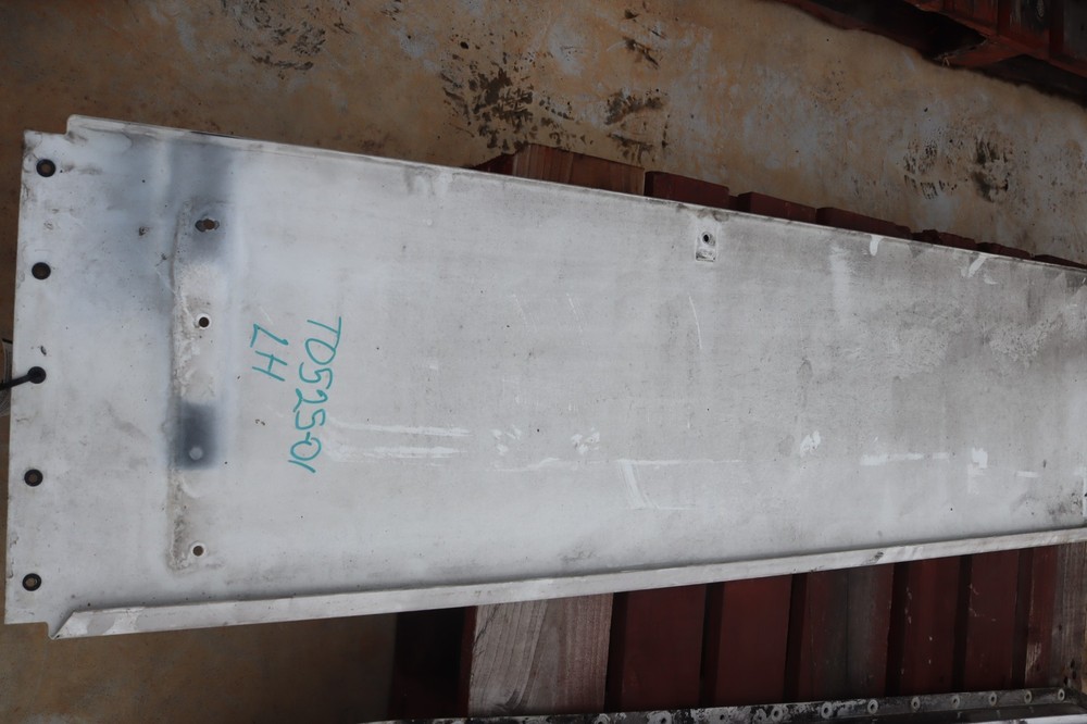 2006-2015 PETERBILT 386 LEFT DRIVER EXTENDER FAIRING PANEL COVER OEM