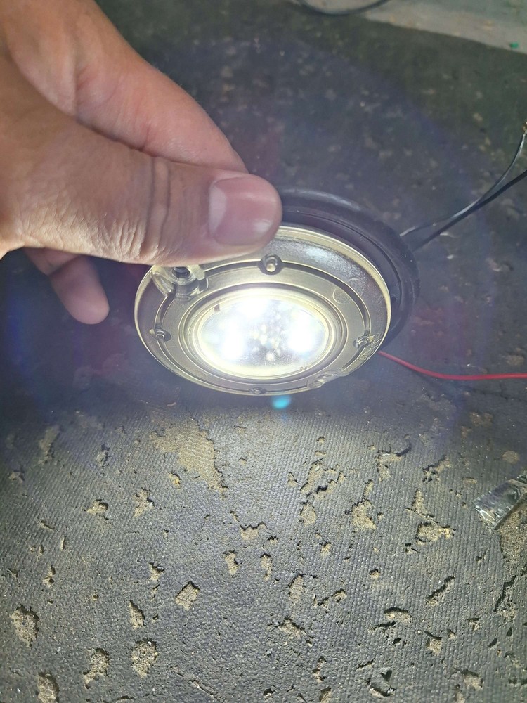 Whelen 3 in compartment light white 3SRCCDCR