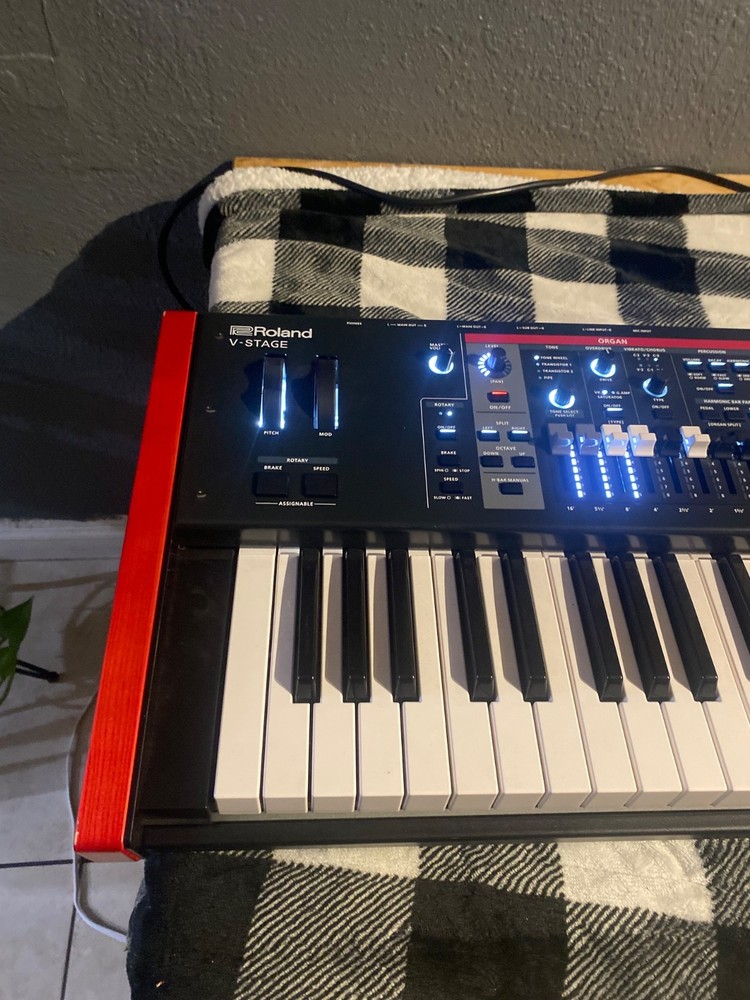 Roland V-STAGE76 76-Note Performance Keyboard (Damaged )