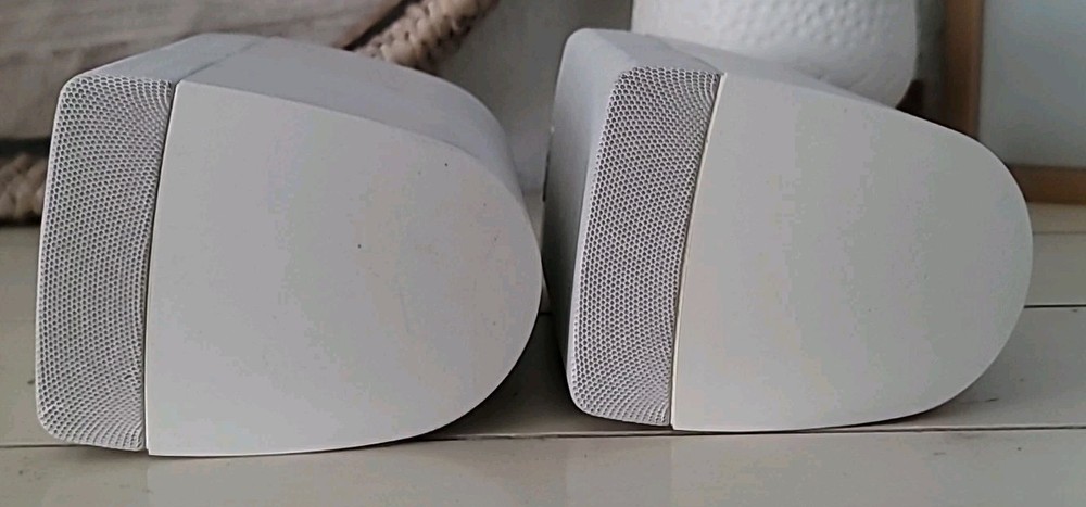 2 Bose White Double Cube Speaker DoubleShot Acoustimass Lifestyle.