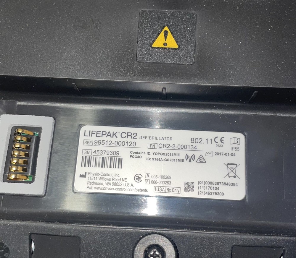 LIFEPAK CR2 Essential - Fully Automatic Defib - Portable Bundle - AED