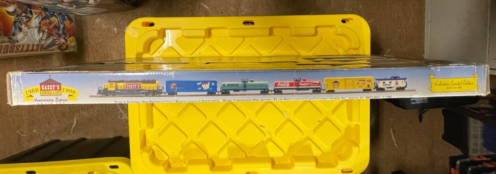 IHC HO - Casey's General Store Anniversary Express - Train Set