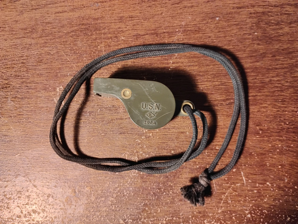 WWII US navy pilot survival whistle with lanyard 1944