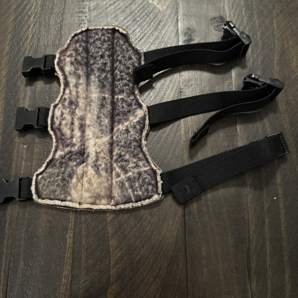 PSE King Break Up Camo 3-Strap Arm Guard Archery Bow Hunter - EUC