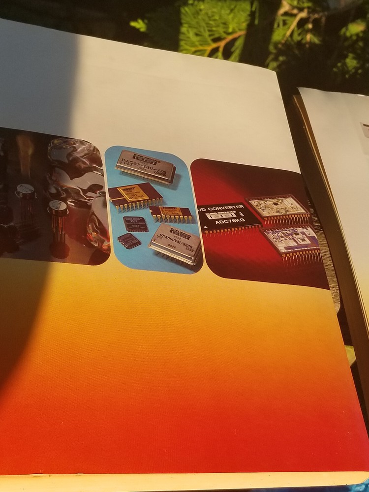 2 VINTAGE ELECTRONICS BOOKS DATA BURR BROWN INTEGRATED CIRCUITS LINEAR IC 1987