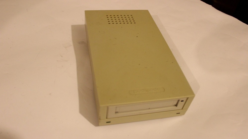 MicroSolutions Model 142080 DAT/Tape Drive/SCSI