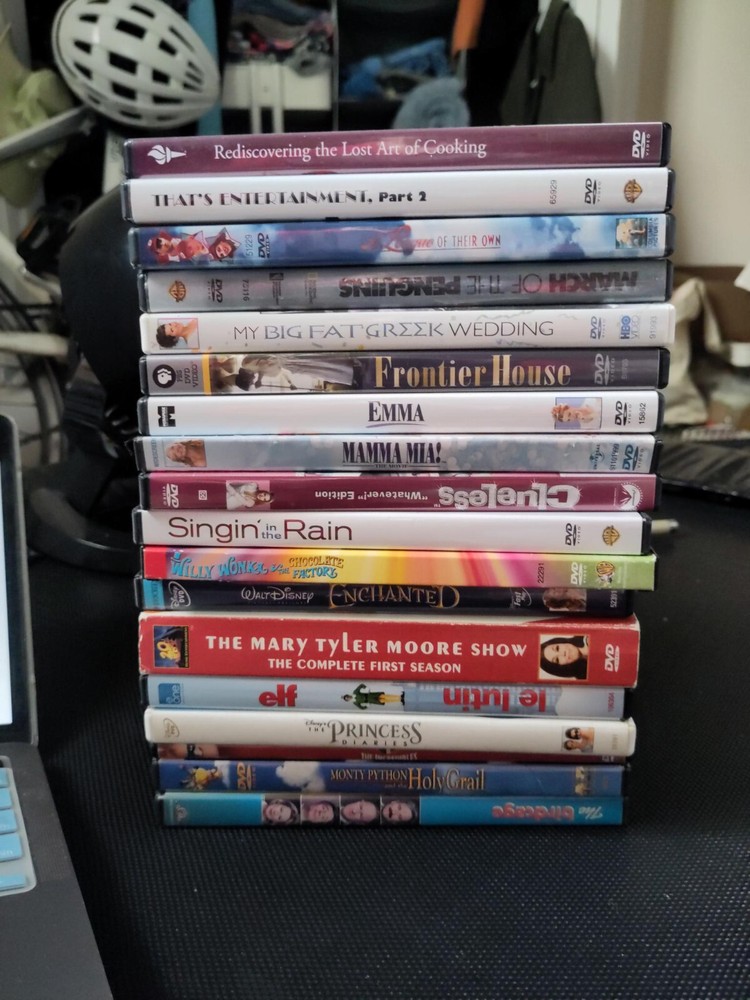 EMPTY DVD cases - 18 cases with covers, mostly single disc