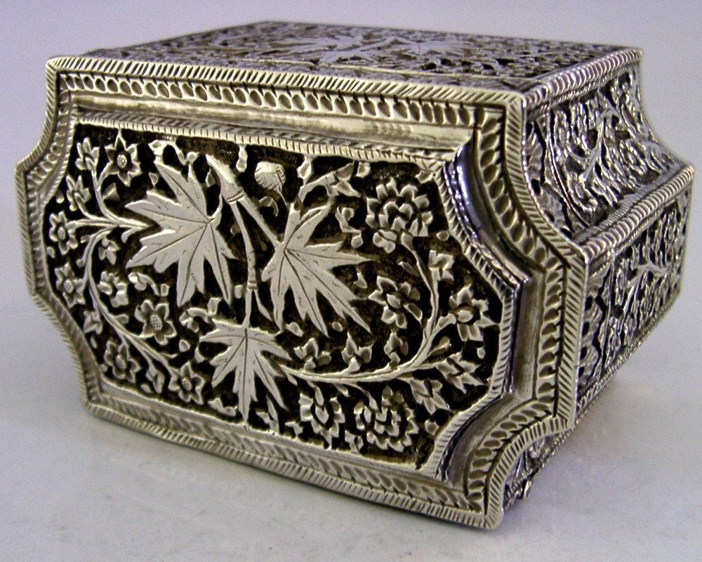 BEAUTIFUL 131g INDIAN SOLID SILVER TEA CADDY BOX c1900 ANTIQUE
