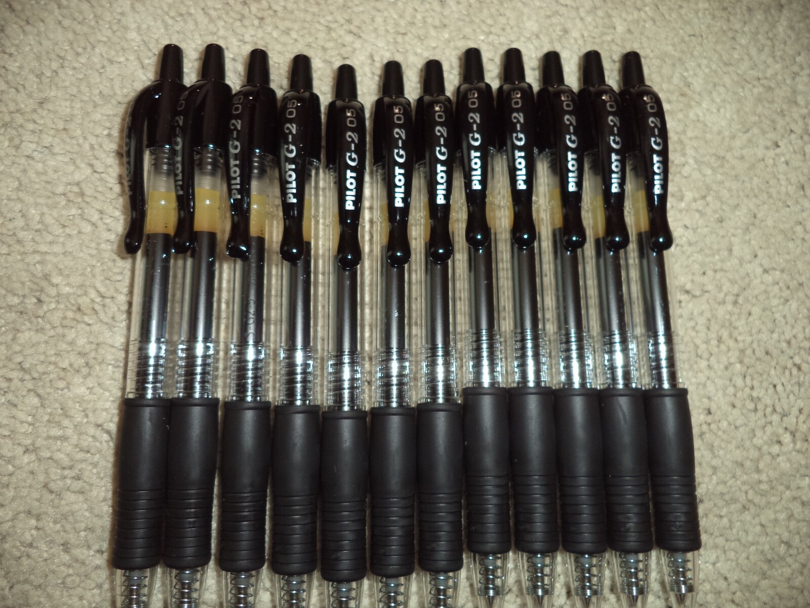 12 Pilot G-2 Retractable Gel ROLLER Pens Fine Point 0.7mm BLACK 31136 31020 10%