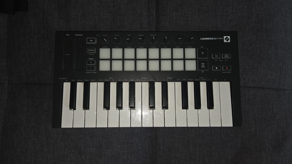 Novation Launchkey Mini MK3 25-Key MIDI Keyboard Controller Pad Triggers