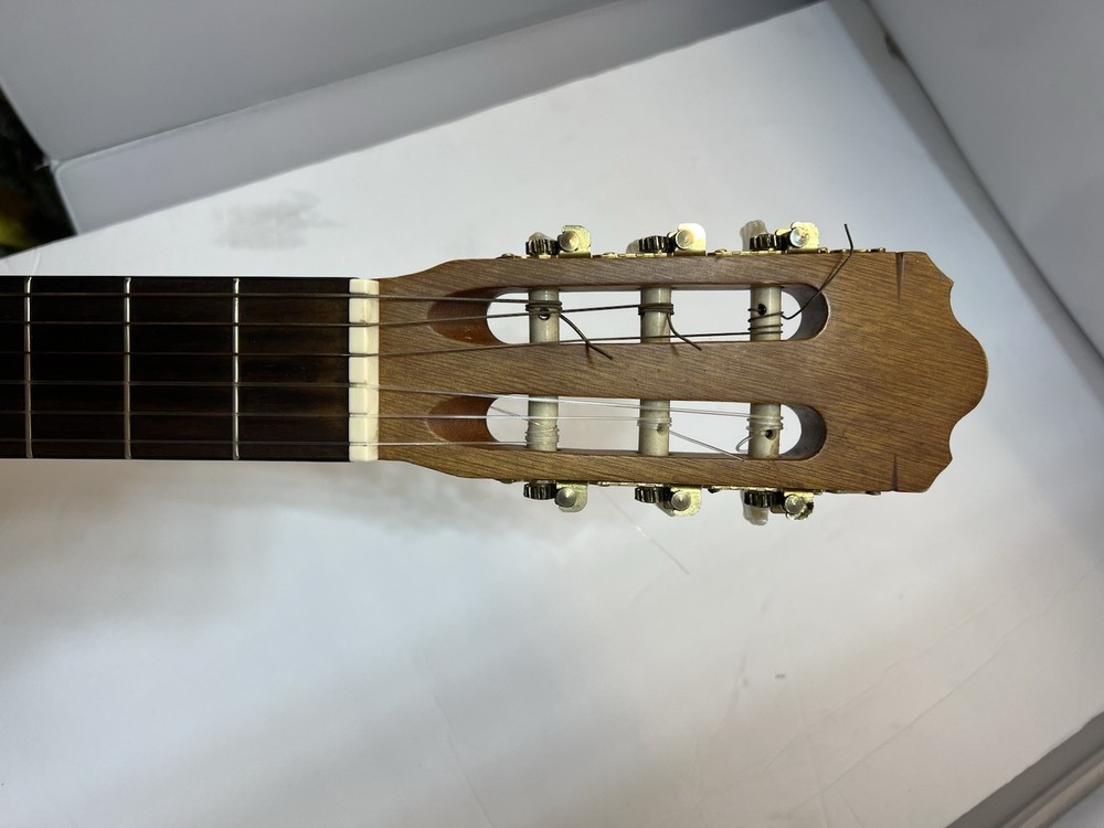 Hohner HC620 Classical Guitar Solid Top 2-Way Truss Rod