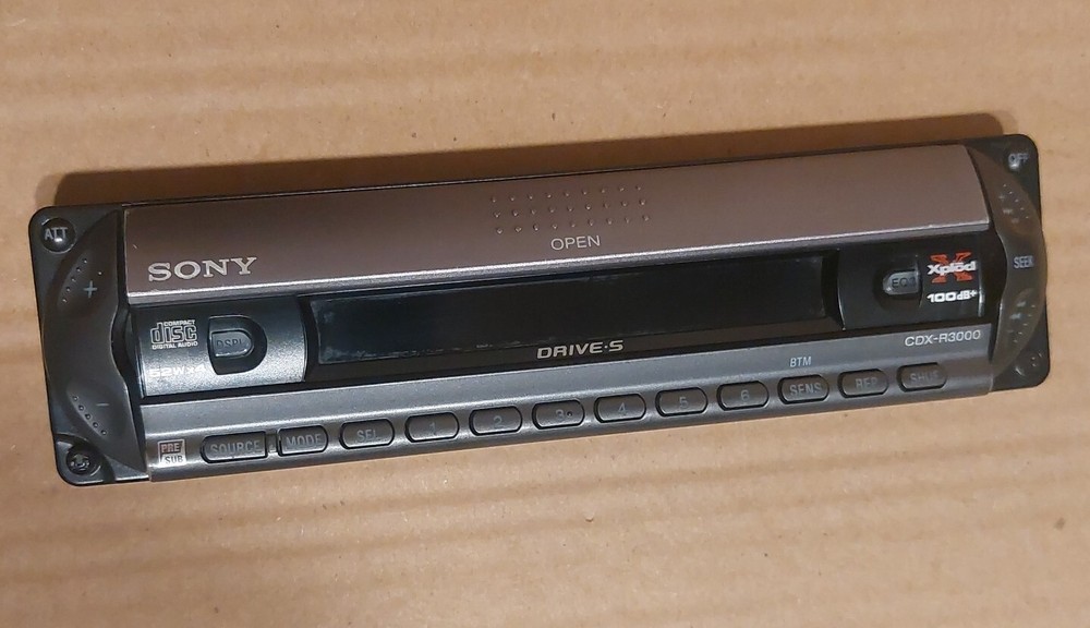 Sony CDX R3000 Faceplate