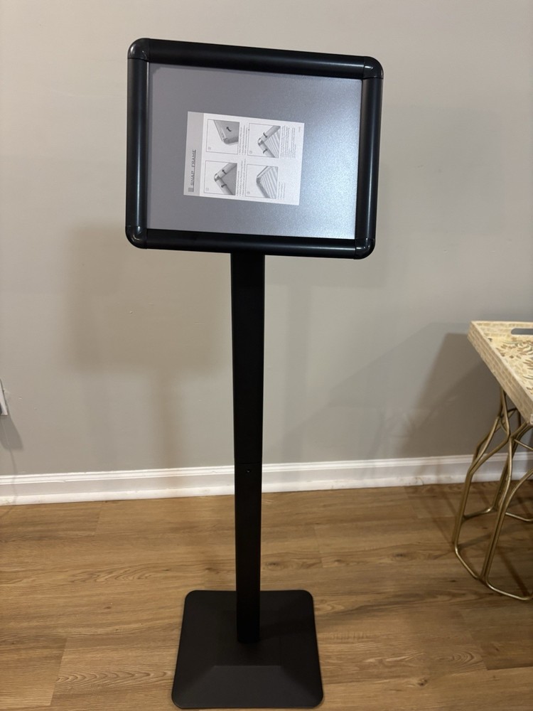 Seco Freestand With Snap Frame Landscape
