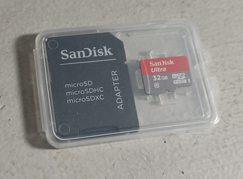 SanDisk Ultra Micro SDHC 32GB Memory Card & Adapter w/Plastic Case/Open Box
