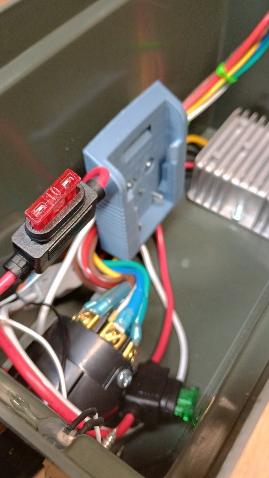 7RV/4&5 Flat Trailer Light Tester Box Powered By DeWalt 20V Drill Battery