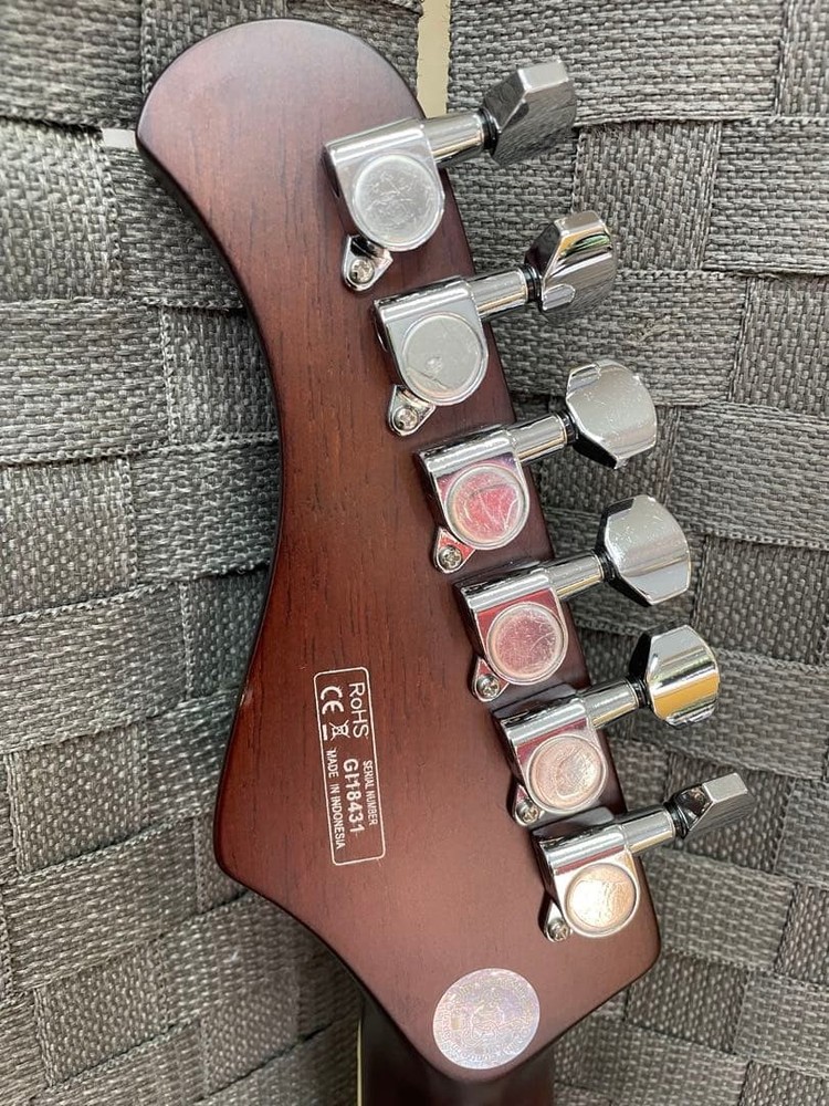 Bacchus BARON-STD/WH P90 Pickup with Case