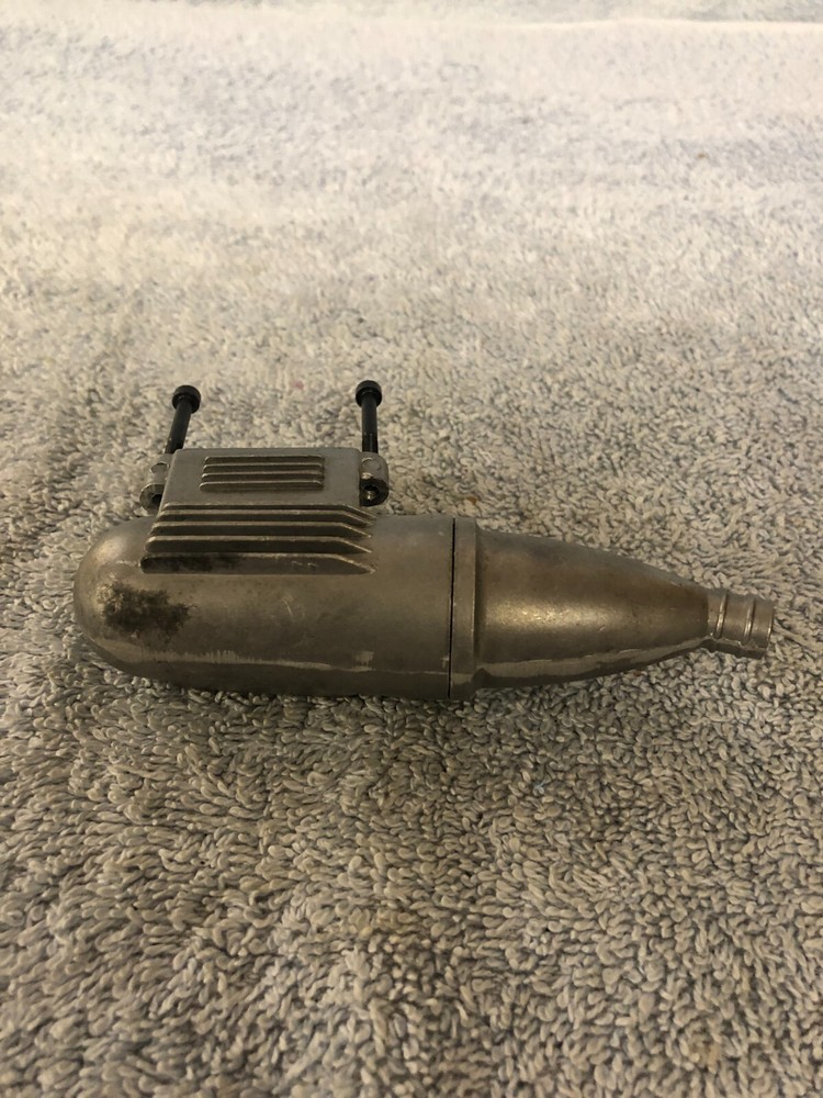 BRAT 28 RC ENGINE WITH MUFFLER