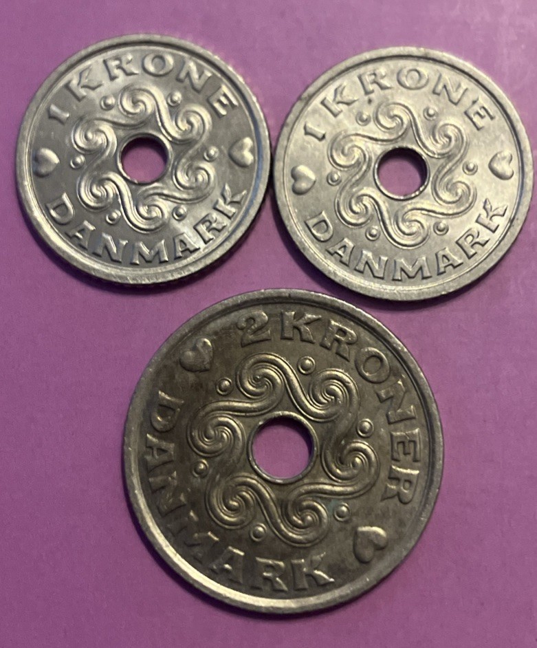 Denmark 🇩🇰 1 & 2 kroner coins x3 1999,2000,2006 (scan1 3)
