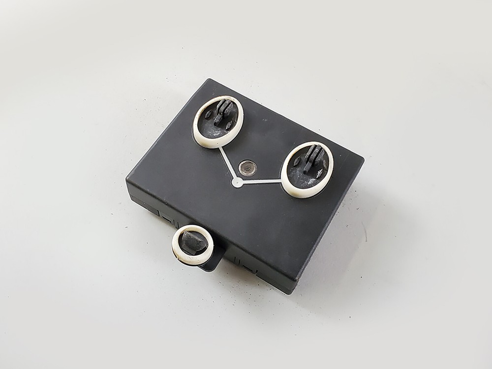 2009 - 2011 Audi A4 B8 Door Computer Control Module Front Passenger Right Oem