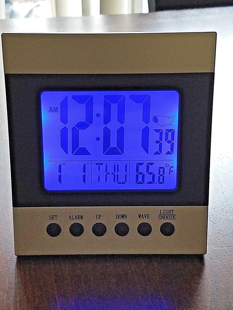 ATOMIC ALARM CLOCK MODEL NUMBER T-4650